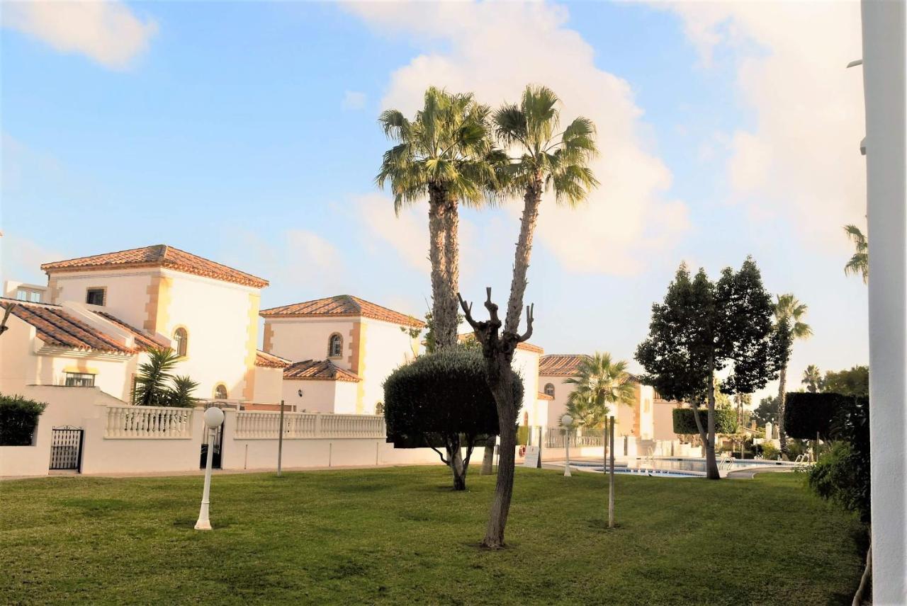 Fabulous 2 Bed 2 Bath Apartment ! Villamartin  Kültér fotó