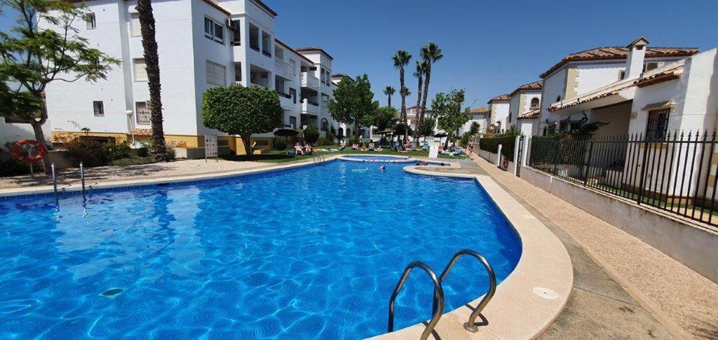 Fabulous 2 Bed 2 Bath Apartment ! Villamartin  Kültér fotó